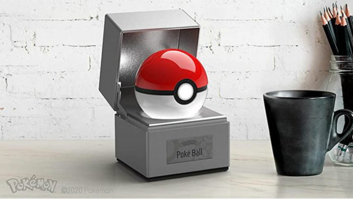 die-cast-poke-ball-replica-1-710x400 die-cast-poke-ball-replica-1-710x400