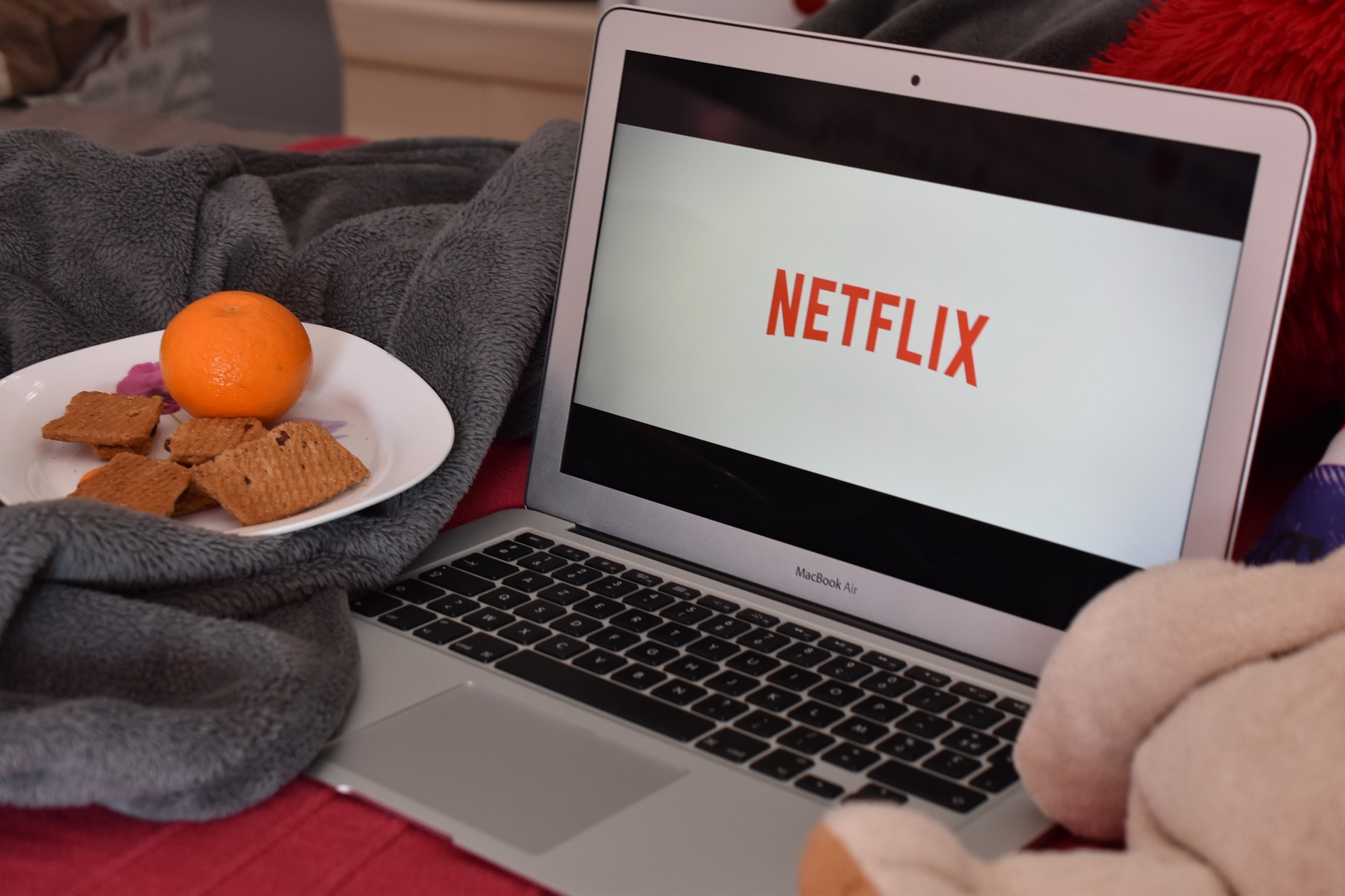 netflix, computer, snacking