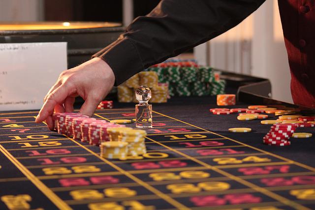 How Do Live Dealer Casino Games Work?