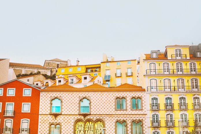 Living In Portugal: A Guide to Moving To Portugal as an Expat in 2022 - portugal visa